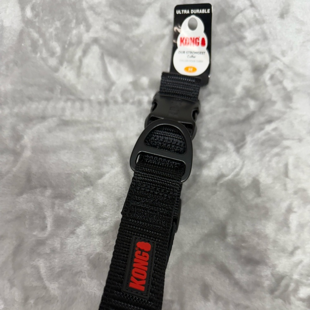 KONG Ultra Durable Chew Resistant Handled Dog Collar- Black- Medium 14"-20"- NEW